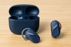 Sony’s WF-SP800N Earbuds Are a Noise Canceling Alternative